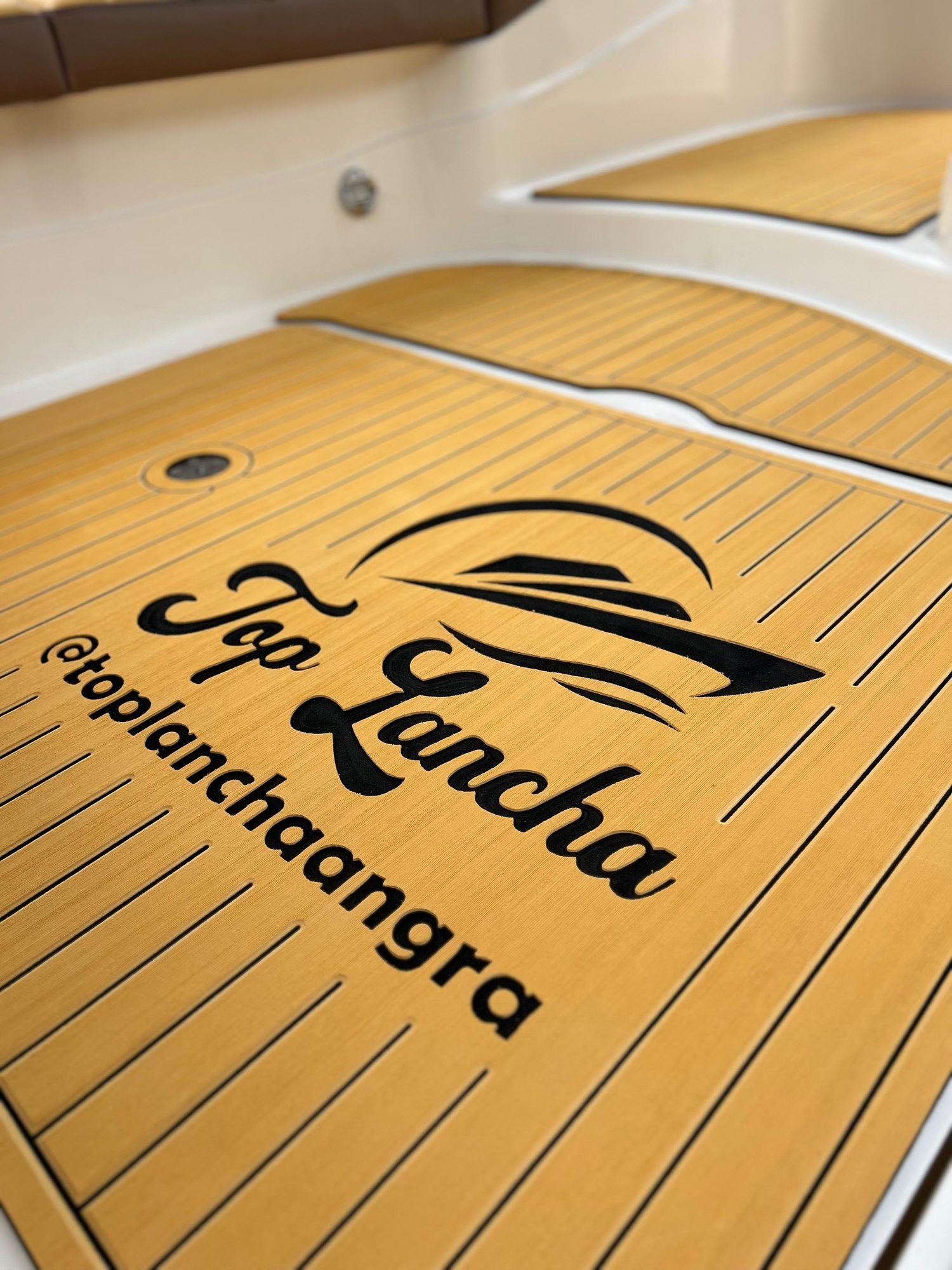 EVA Premium com personalização do nome do barco